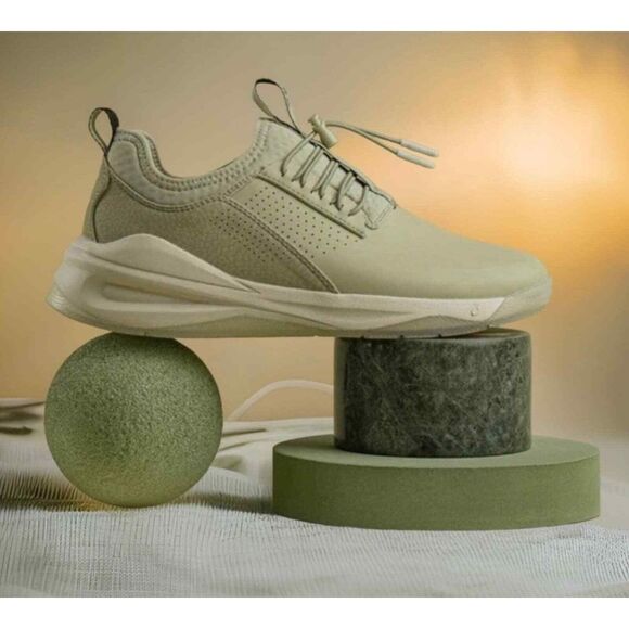 Clove Classic Sage Green Nursing Sneaker Women's Sz 8.5 / Men 7 / EU 40 NEW - Picture 2 of 8